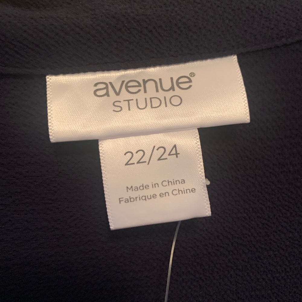 ✨HP✨NWT avenue navy blue tiered dress - Picture 3 of 6